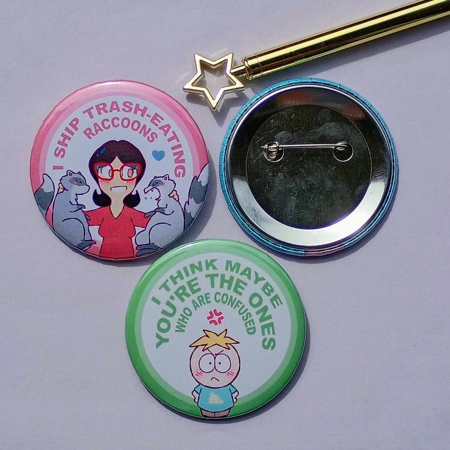 Tonal color edges "I ship" badges